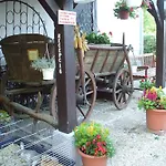 Krisztina Panzio Hotel *